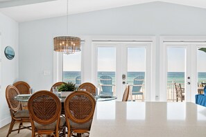 Dining - Valhalla Up · Gulf Deck · 3BR · Renovated 2025 (Holmes Beach)