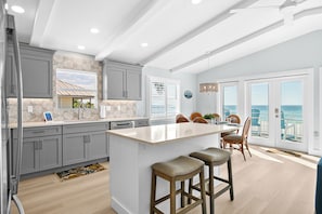Fridge, microwave, oven, stovetop - Valhalla Up · Gulf Deck · 3BR · Renovated 2025 (Holmes Beach)