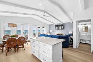 Interior - Valhalla Up · Gulf Deck · 3BR · Renovated 2025 (Holmes Beach)