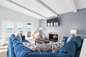 TV, fireplace, stereo - Panoramic views from your private upper deck. (Holmes Beach)