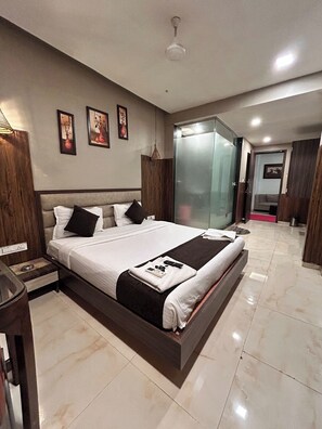 Ropa de cama de alta calidad, colchones Select Comfort y escritorio