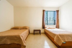 2 bedrooms, free WiFi, bed sheets - KC-1 - Beachfront - Walk to Malecon (San Felípe)