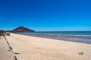 On the beach - KC-1 - Beachfront - Walk to Malecon (San Felípe)
