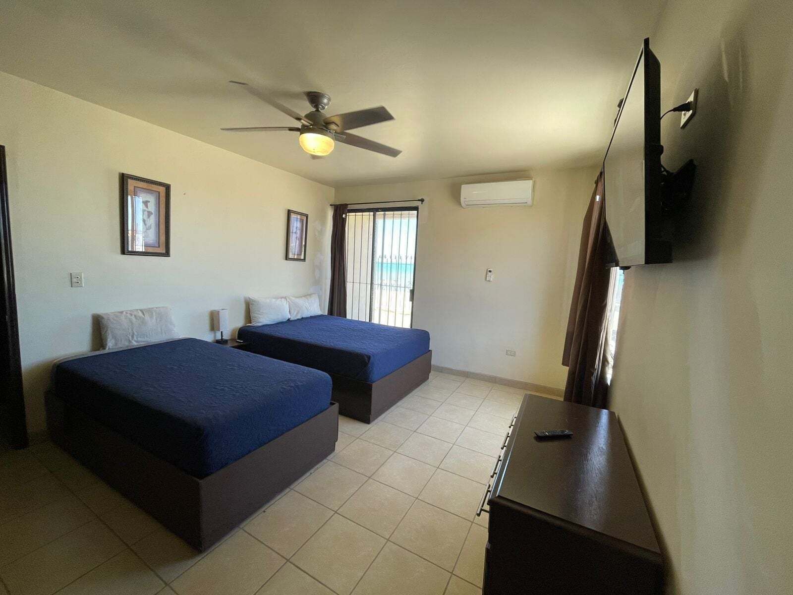 2 bedrooms, WiFi (free), bed sheets