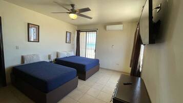 2 bedrooms, WiFi (free), bed sheets