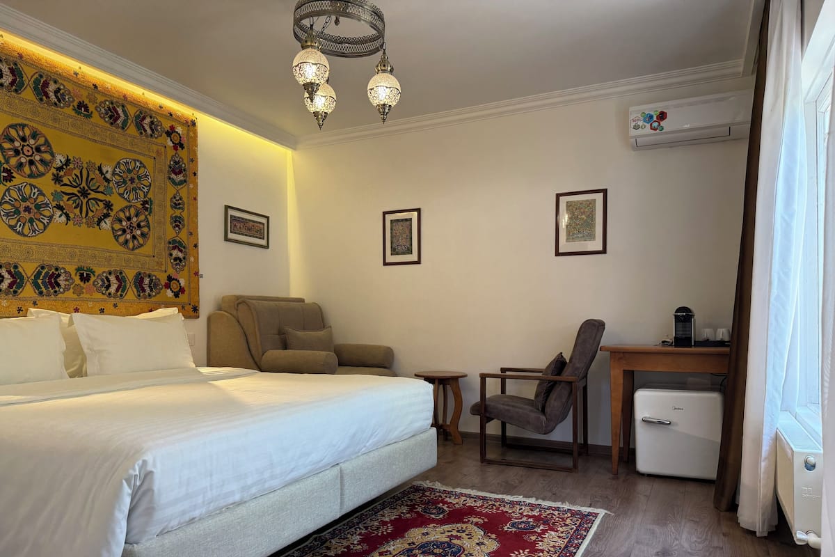 Family Room, Balcony