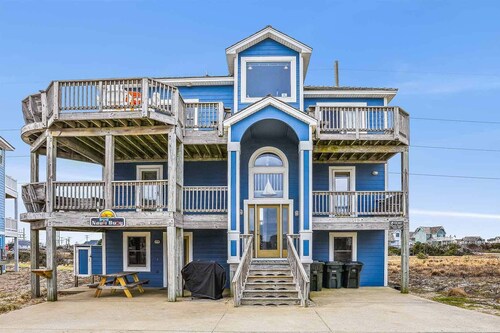 5683- Nauti Buoy, Nags Head home with curb appeal and wow factor for your next OBX getaway