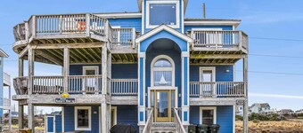 Nauti Buoy | Mellom Highwas | Village at Nags Head | Nags Head | Soveplass til 17