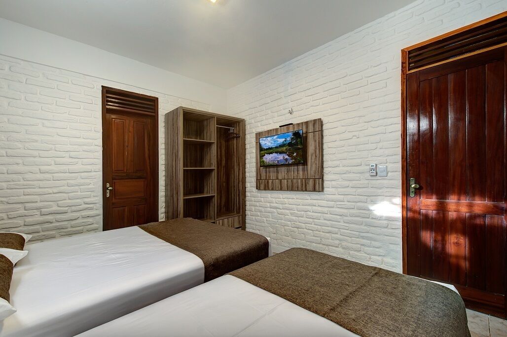 SUPER COZY-8 suites w / SPLIT-28 people-BEACH PARK - CE BEACH FARM