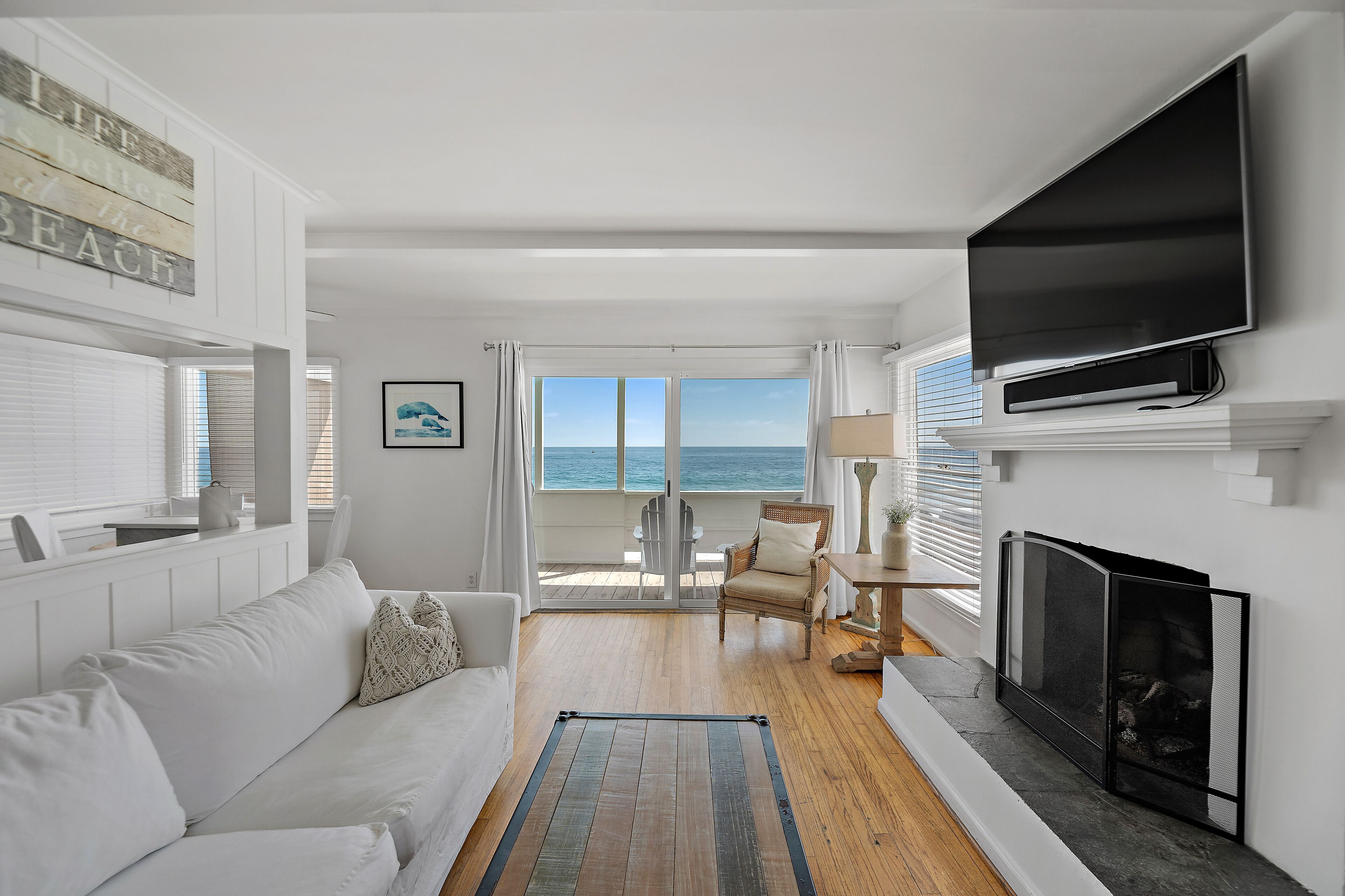 Oceanfront Suite Malibu Carbon Beach w/ Private Oceanview Balcony.