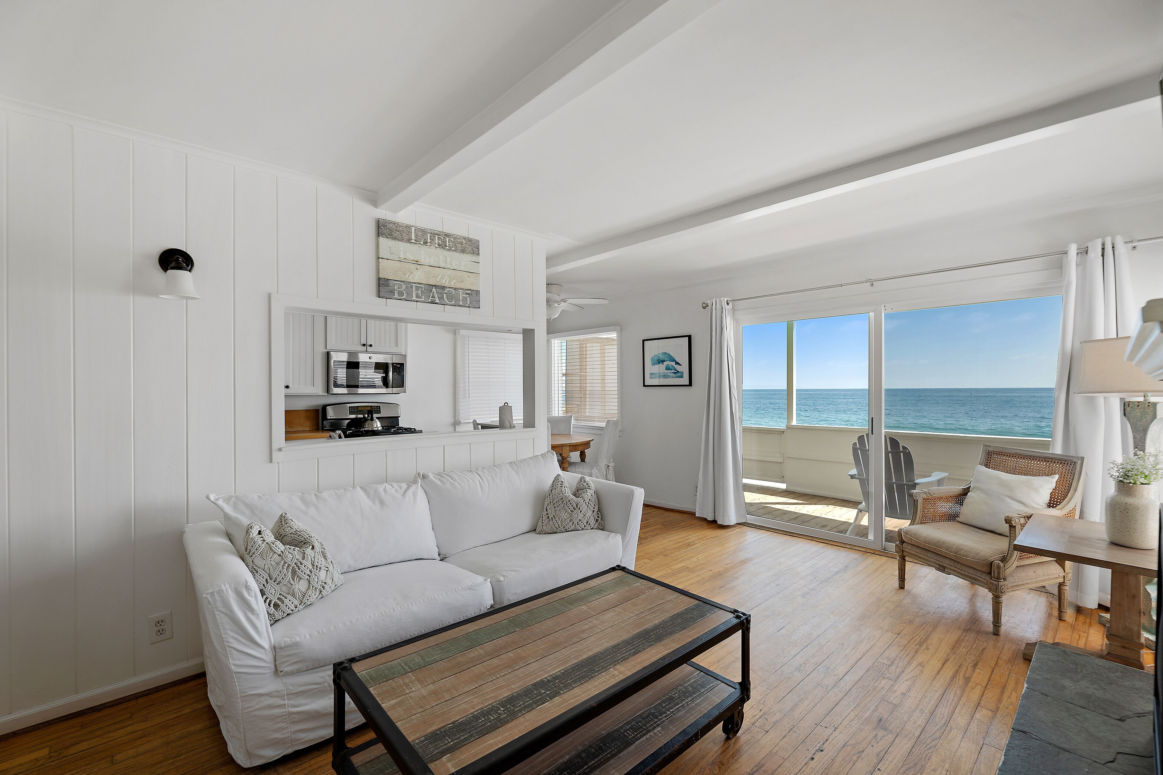 Malibu Carbon Beach Oceanfront Suite Two 