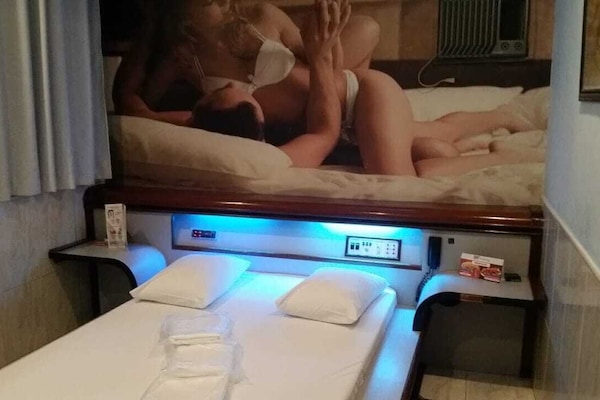 Suite (Com Hidro) | 1 chambre, minibar, espace de travail pour ordinateur portable