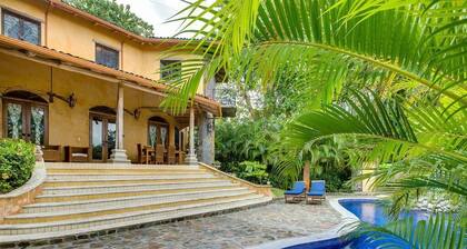 Secluded Luxury Hacienda- PrÚs de la plage - Gated, AC, ménage quotidien, planches de surf