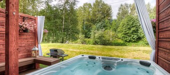Ny notering: Moon River Suites 2 - on River, badtunna / grill, steg till centrum
