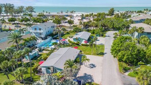 Exterior - MI Happy Place Sea Horse 3 | Beach Across St | Pool (Holmes Beach)