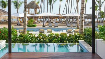 Daunenbettdecken, kostenlose Minibar, Zimmersafe, kostenlose Babybetten