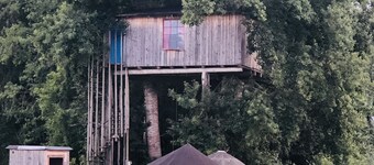Treehouse Magpies Nest With Bubble Pool