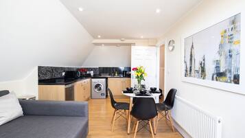 Apartment, Private Bathroom, City View | Lounge
