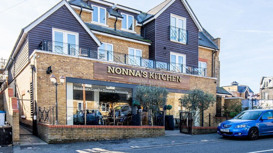 Velvet 2-bedroom Apartment Clock House - Hoddesdon