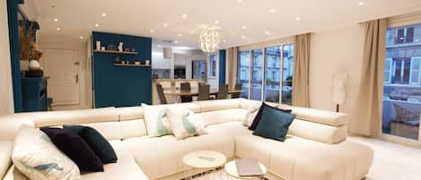 Smart-tv en een open haard