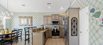 Large Beach Home with Golf Carts, Pool Table and Community Pools