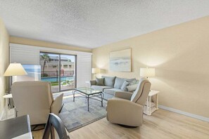 TV - 109 - First Floor 2/2 Comfort Convenience & Views (New Smyrna Beach)