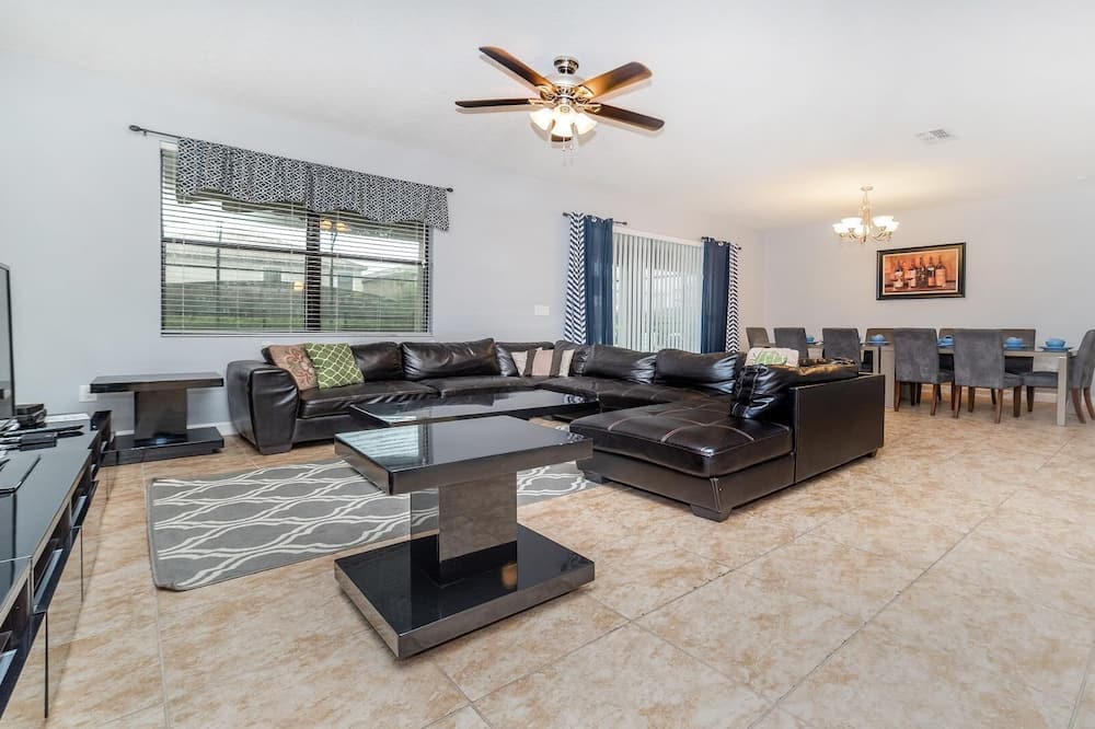 Ace Resort w/ Superb Amenities - Endless Fun for Families - Pools & Games