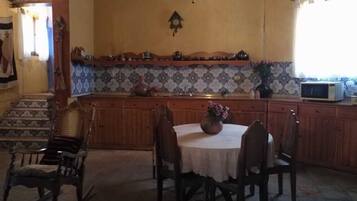 Daily cooked-to-order breakfast for a fee