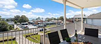 Vincentia Breeze by Experience Jervis Bay