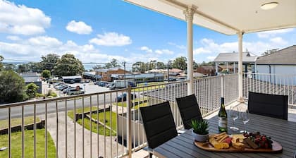 Vincentia Breeze by Experience Jervis Bay