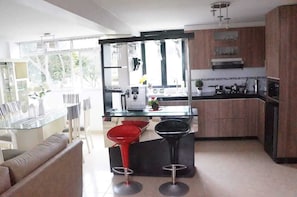 Economy Apartment, 2 Bedrooms, Non Smoking | Private kitchen | Fridge, microwave, stovetop, cookware/dishes/utensils - Miraflores4U (Lima)