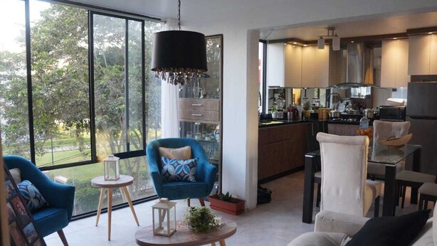 Apartamento panorâmico, 2 quartos, para não fumantes | Área de estar