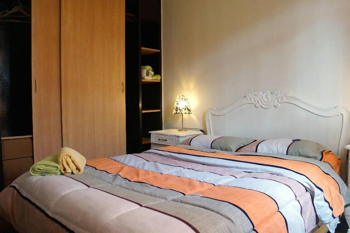 Ferros/tábuas de passar roupa, Wi-Fi de cortesia, roupa de cama