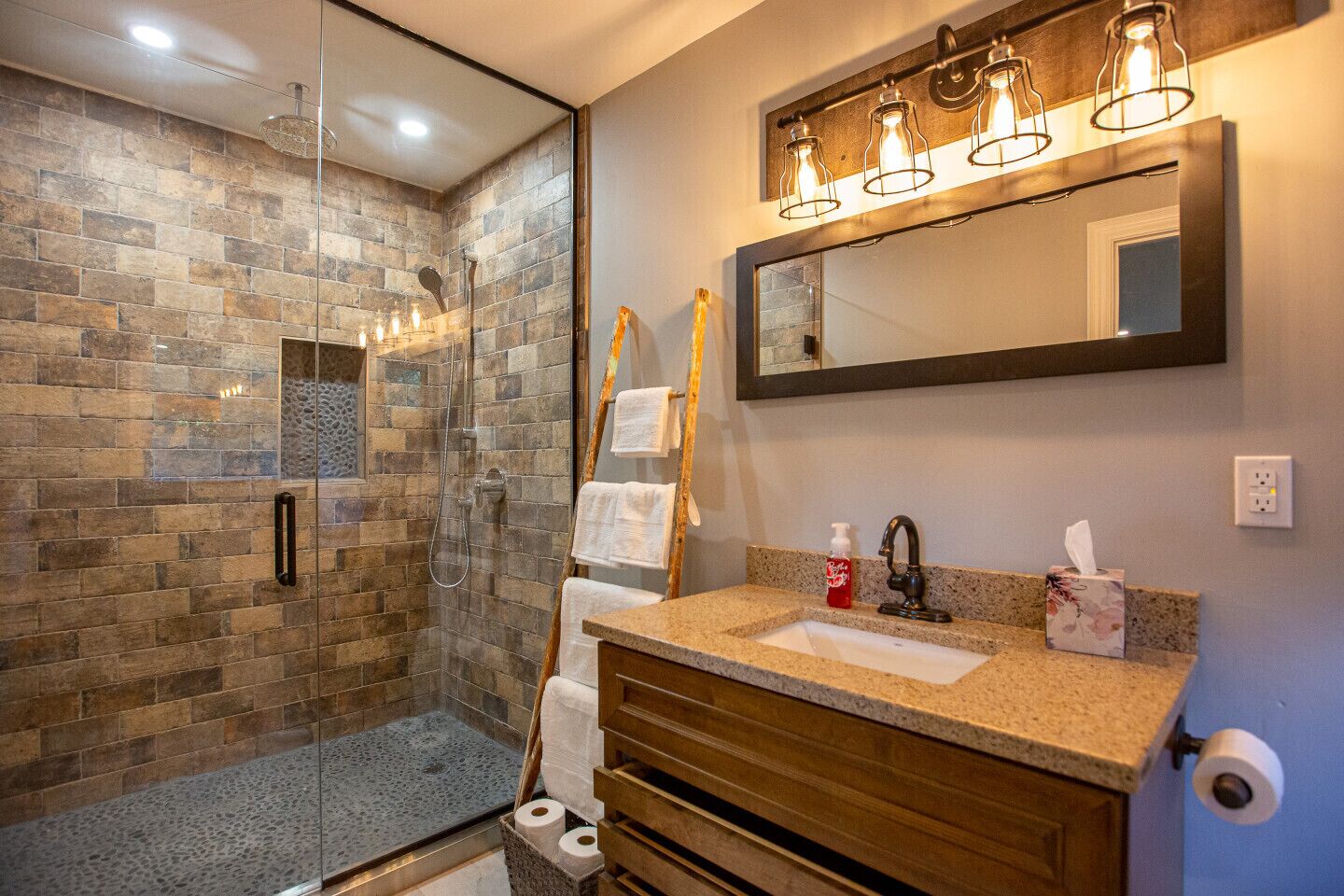 Sprawling Estate in the Heart of Niagara's Wine Country