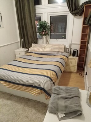 コンフォート ダブルルーム | 高級寝具、客室ごとに異なる装飾、客室ごとに異なるインテリア、ノートパソコン用作業スペース