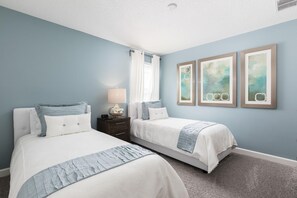 8 chambres, fer et planche à repasser, Wi-Fi, draps fournis