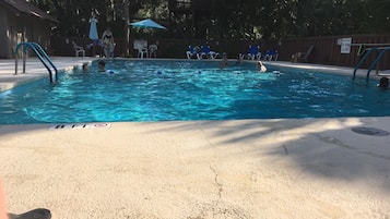 室外游泳池