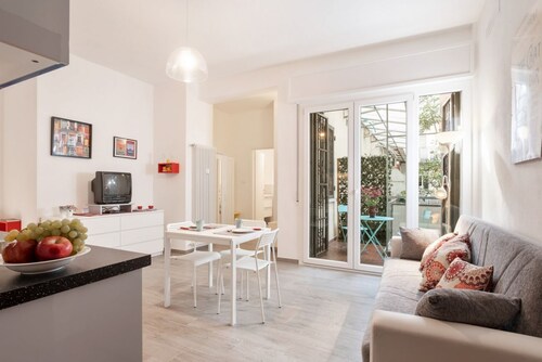 Studio with balcony near Giardini Margherita