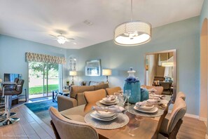 4 bedrooms - 537 Regal Palms (Davenport)