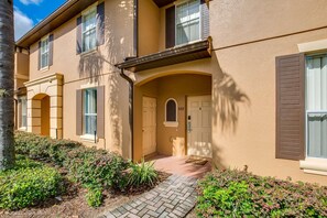 Exterior - 537 Regal Palms (Davenport)