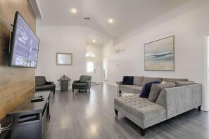 Villa, Multiple Beds (2803 Calabria) | Living room