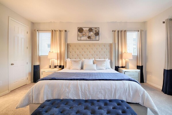 House, Multiple Beds (9009 Solara) | 7 bedrooms, iron/ironing board, bed sheets