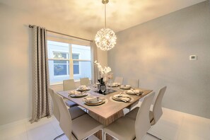 House, Multiple Beds (9009 Solara) | Private kitchen | Fridge, microwave, dishwasher, coffee/tea maker - 9009 Solara (Kissimmee)