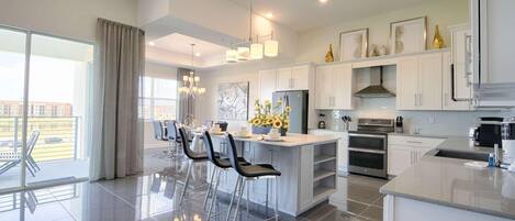 Apartment, Mehrere Betten (4721 Storey Lake) | Eigene Küche | Kühlschrank, Mikrowelle, Ofen, Geschirrspüler