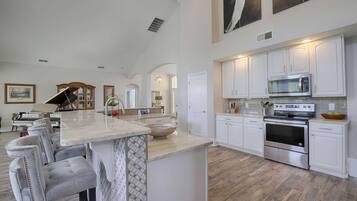 Villa, Multiple Beds (625 Highlands Reserve) | Private kitchen | Fridge, microwave, dishwasher, coffee/tea maker