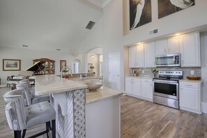 Villa, Multiple Beds (625 Highlands Reserve) | Private kitchen