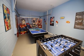 House, Multiple Beds (9005 Solara) | Games room