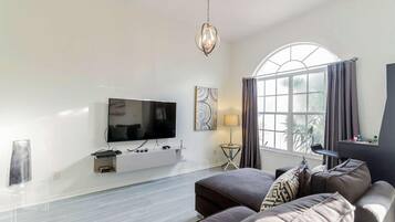 Villa, Multiple Beds (600 Highlands Reserve) | Living room | Flat-screen TV, DVD player, table tennis