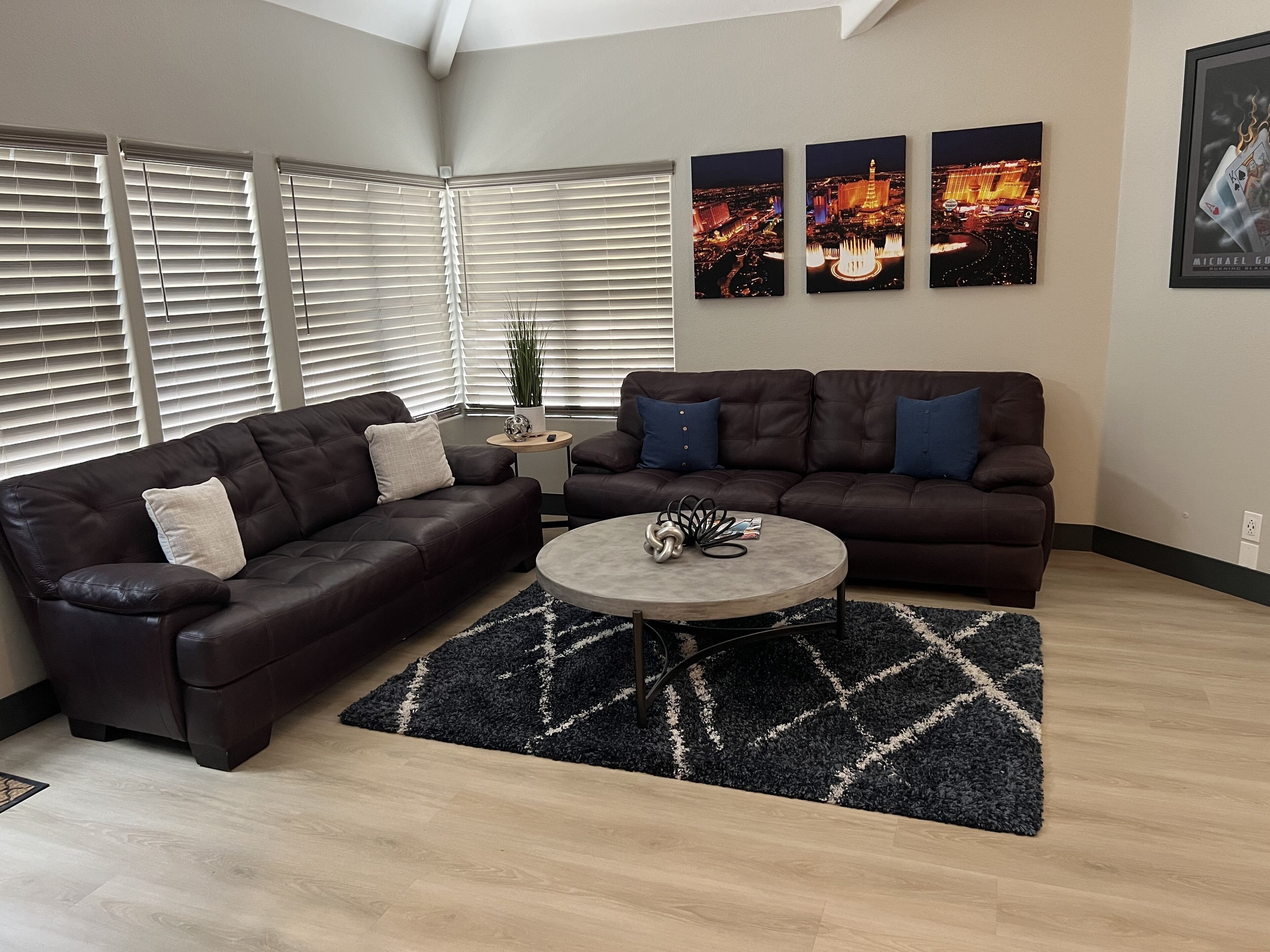 Condominium near to strip and New Raiders Stadium!