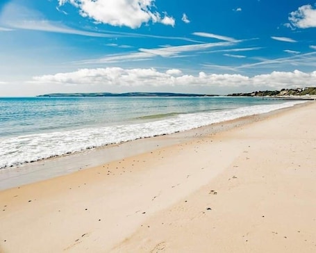 Una playa cerca